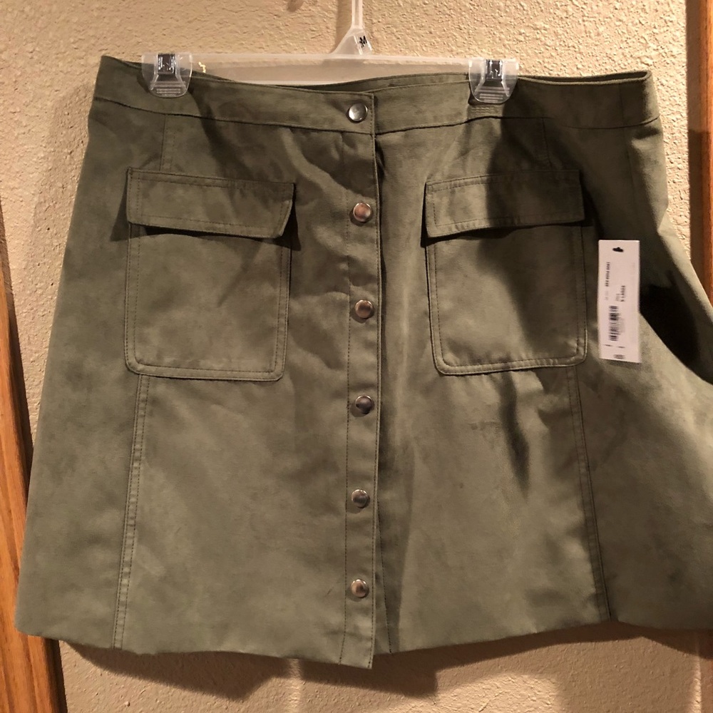 Green suede mim skirt